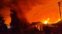 Kebakaran di Kampung Joyosudiran Solo Makin Membesar, Sejumlah Rumah Dilalap Api