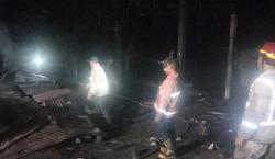 Ditinggal Pergi, Pabrik Pembuatan Arang di Malang Ludes Terbakar