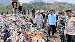 Pj Gubernur Jabar Minta TNI dan Polri Telusuri Sumber Sampah di Pantai Cibutun Sukabumi<