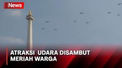 Warga Antusias Saksikan Atraksi Udara di Monas