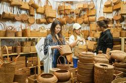 Melihat Pameran Kerajinan Inacraft on October 2023