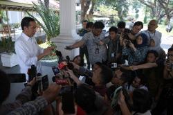 Jokowi hingga Gibran Dilaporkan ke KPK, Istana: Hati-hati, yang Dituduh Presiden