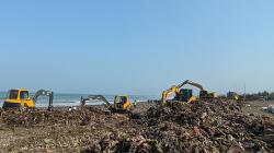 3 Hari Pembersihan Pantai Cibutun Sukabumi, Sampah Capai 100 Ton<