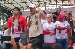 Ganjar Pranowo Dukung Kemajuan Sepak Bola Indonesia Lewat Turnamen Antar Kampung di Kalbar<