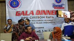 Nurhayati yang Viral Nyaris Dipenjara gegara Laporkan Korupsi Kades di Cirebon Bertemu Mahfud MD<
