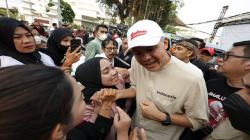 2 Remaja Putri Cirebon Nangis ke Ganjar Pranowo, Curhat TikTok Shop Tutup