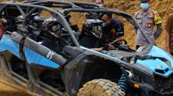 Jajal Trek Offroad Kertajaya, Mobil Dikendarai Bupati Sukabumi Terguling<