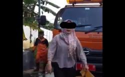 Viral Perempuan di Bogor Adang Truk Sampah karena Tak Terpilih Jadi Ketua RT