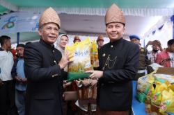 Tekan Inflasi Daerah, Pj Gubernur Sumsel Tinjau Langsung Operasi Pasar di Kabupaten OKI<