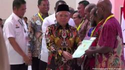 Wapres Serahkan 102 Sertifikat Tanah Gratis untuk Masyarakat Papua  