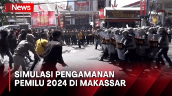Simulasi Pengamanan Pemilu di Makassar Diwarnai Bentrok, Polisi Ledakkan Tas yang Diduga Berisi Bom