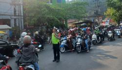 Akses Jalan Menuju Unnes Macet Parah, Ratusan Kendaraan Terjebak Berjam-jam