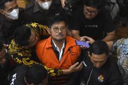 Ekspresi Syahrul Yasin Limpo Ditahan KPK