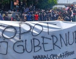 Apdesi-Ribuan Mahasiswa Makassar Demo DPRD Sulsel, Tuntut Pj Gubernur Dicopot
