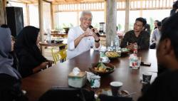 Ganjar Pranowo Tantang Aktivis BEM Se-Malang Raya Terjun ke Politik<