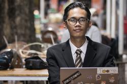 Ekspresi Mahasiswa UNSA Gugat Batas Usia Capres Cawapres dan Dikabulkan MK