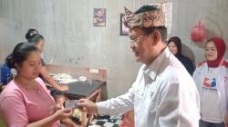 Bacaleg DPR Abdul Khaliq Ahmad Bagikan KTA Partai Perindo Berasuransi dan Jelaskan Manfaatnya