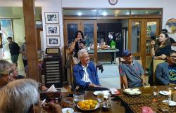 Capres Ganjar Pranowo Kembali Bertemu Seniman Jogja di Rumah Butet Kartaredjasa, Ada Apa?<