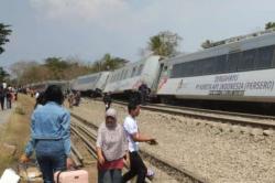 Kereta Argo Semeru Anjlok di Kulonprogo, PT KAI Minta Maaf Layanan Terganggu<
