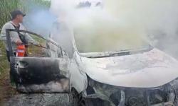 Warga Langkat Geger Mobil Terbakar di Kebun Tebu, Korban Ngaku Dirampok
