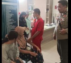 5 Mahasiswi UIR Diserang Lebah di Stadion Riau, 2 Pingsan 3 Nyebur Danau