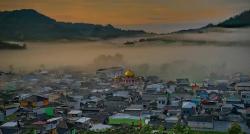 Kampung Unik di Dieng, Desa Terpencilnya Punya Pemandangan Sunrise Tercantik Dikelilingi Gunung