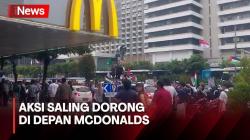 Aksi Saling Dorong Terjadi saat Demo Bela Palestina di Depan McDonalds