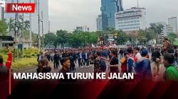 Protes Putusan MK, Mahasiswa Demo di Patung Kuda