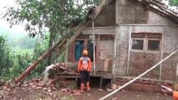 Puting Beliung Terjang Cireunghas Sukabumi, Sejumlah Rumah Warga Rusak