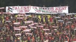 Suporter PSM Makassar Dukung Palestina, Pemain Bawa Bendera saat Selebrasi Gol