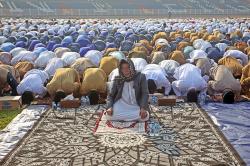 Ribuan Umat Muslim Sholat Minta Hujan di Lapangan Benteng Reborn Tangerang