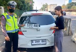 Viral Netizen Bongkar Rahasia Polisi Bisa Tahu Pelat Nomor Palsu, Gimana Caranya?