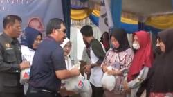 Tak Hanya Borong Dagangan UMKM, Bacaleg Partai Perindo Bagi-Bagi Sembako di Palembang