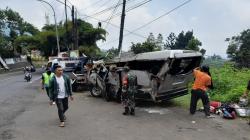 Kecelakaan Maut di Ciloto Cianjur, Minibus Rombongan Santri Tabrak Tebing, 4 Orang Tewas<