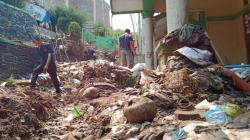Longsor Terjang Soreang Bandung, 1 Rumah Rusak 3 Motor Tertimbun<