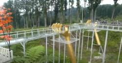 Jembatan Kaca di Limpakuwus Banyumas Tiba-Tiba Pecah, 1 Tewas 1 Luka-Luka