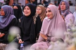 Bicara Parenting di Markas Atta Halilintar, Atikoh Ganjar: Pola Mendidik Anak Harus Sesuai Perkembangan Zaman