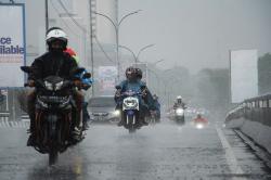 Alhamdulillah Hujan Mulai Turun di Kota Makassar