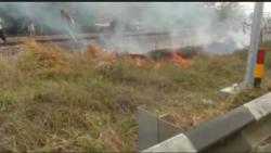 Kebakaran Lahan Pinggir Jalan di Kaliwangi Banyumas, Rel Kereta Api Nyaris Terbakar