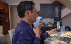 Lepas Rindu, Mahfud MD Sempatkan Video Call Anak dan Cucu sambil Sarapan