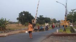 Tragis, Remaja Tewas Tersambar Kereta di Indramayu, Tubuhnya Terpental Masuk ke Sungai<