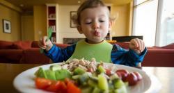 7 Camilan Anak 1 Tahun yang Padat Nutrisi, Lezat dan Mudah Dicari!