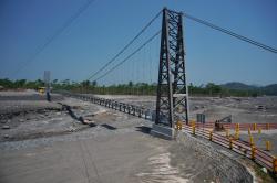 Jembatan Gantung Kaliregoyo Lumajang Sudah Dapat Dilintasi