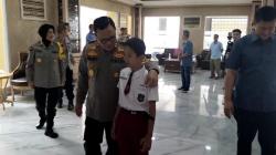 Bocah SD di Lampung Dapat Hadiah dari Kapolda usai Gagalkan Aksi Jambret HP<
