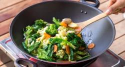 5 Resep Masakan Rumahan Sederhana untuk Pemula, Ada Capcay hingga Nasi Goreng