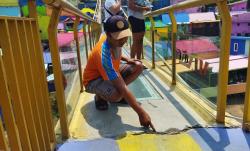 Viral Jembatan Kaca di Kampung Wisata Malang Retak, Begini Faktanya