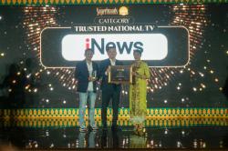 Okezone.com dan vozpublica TV Raih Penghargaan Superbrands Indonesia Awards 2023