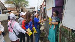 Bacaleg Partai Perindo Rere Tati Sosialisasi KTA Asuransi dan Bagikan 300 Minyak Goreng di Depok