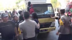 Demo Mahasiswa di Makassar Ricuh, 7 Orang Ditangkap<