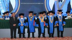 Kukuhkan 2 Guru Besar Baru, Unpas Bandung Kejar Akreditasi Internasional<